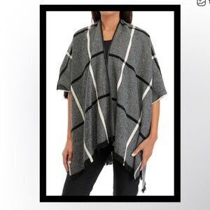 Vince Camuto Women's Overscale Block
Plaid Topper